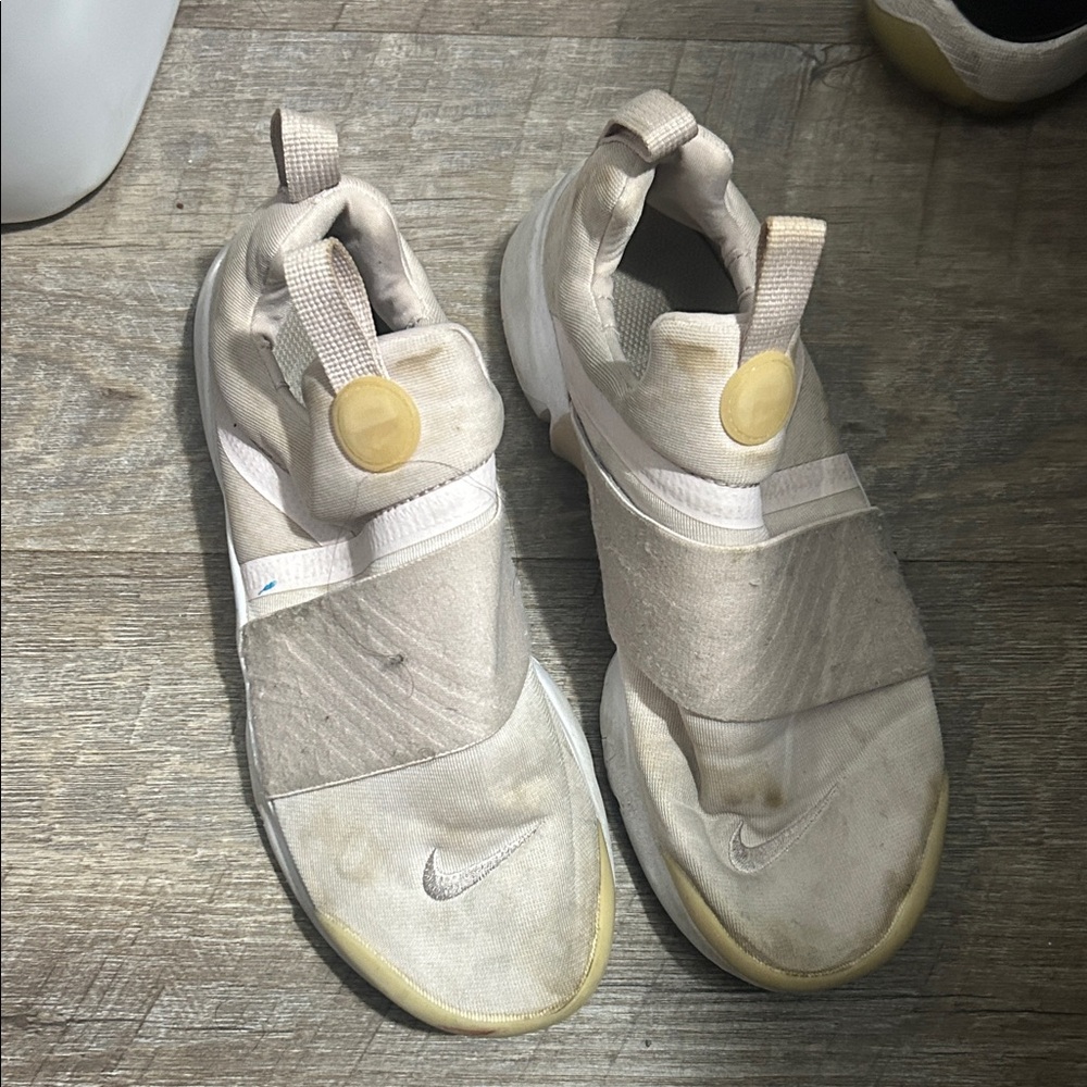 Nike Cream Slip-On Sneakers